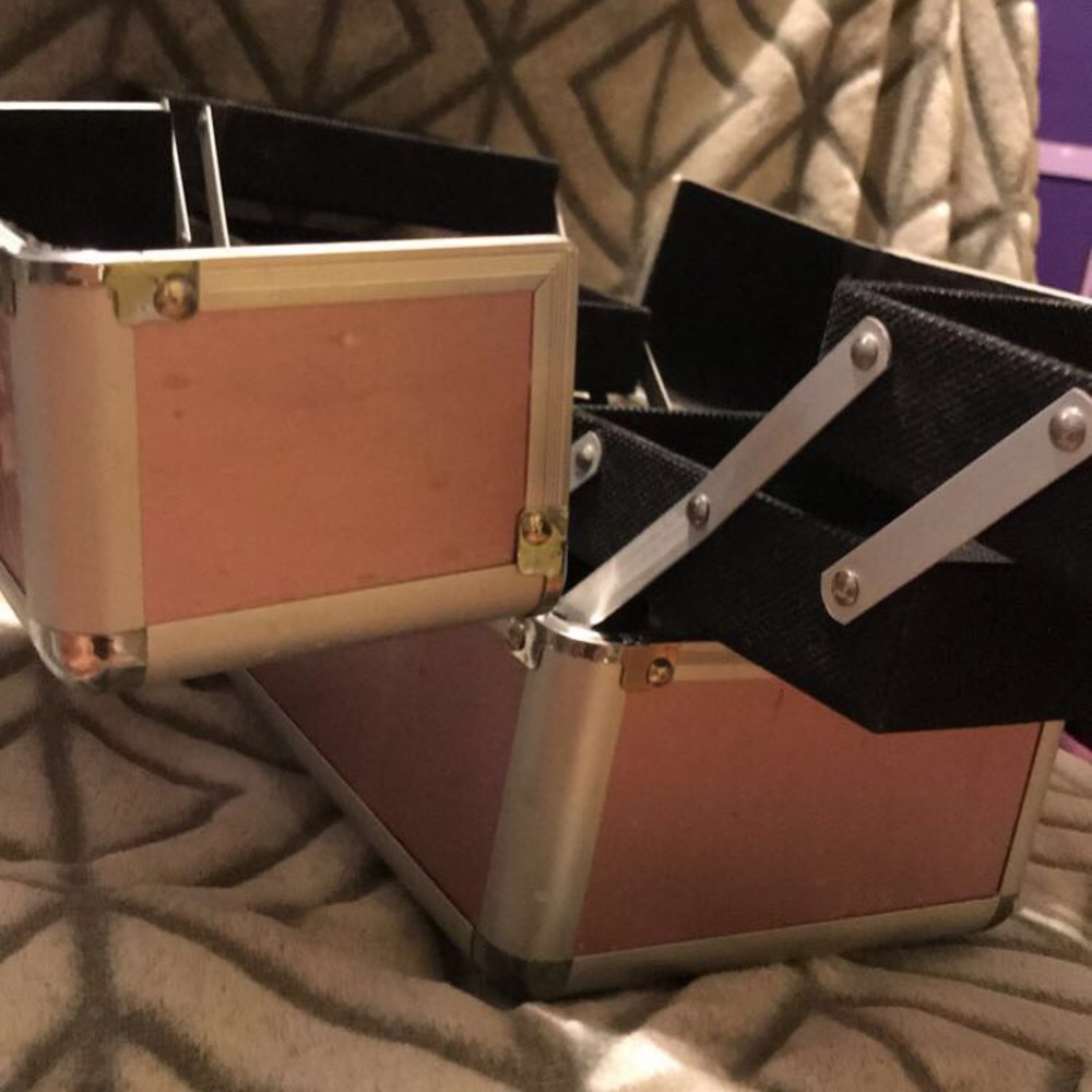 Makeup case - Picture 3 of 3